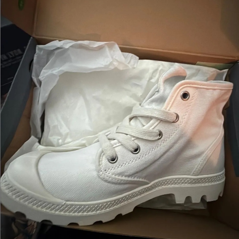 Palladium Off White High-Top Boots Shoes Women’s Size 8
